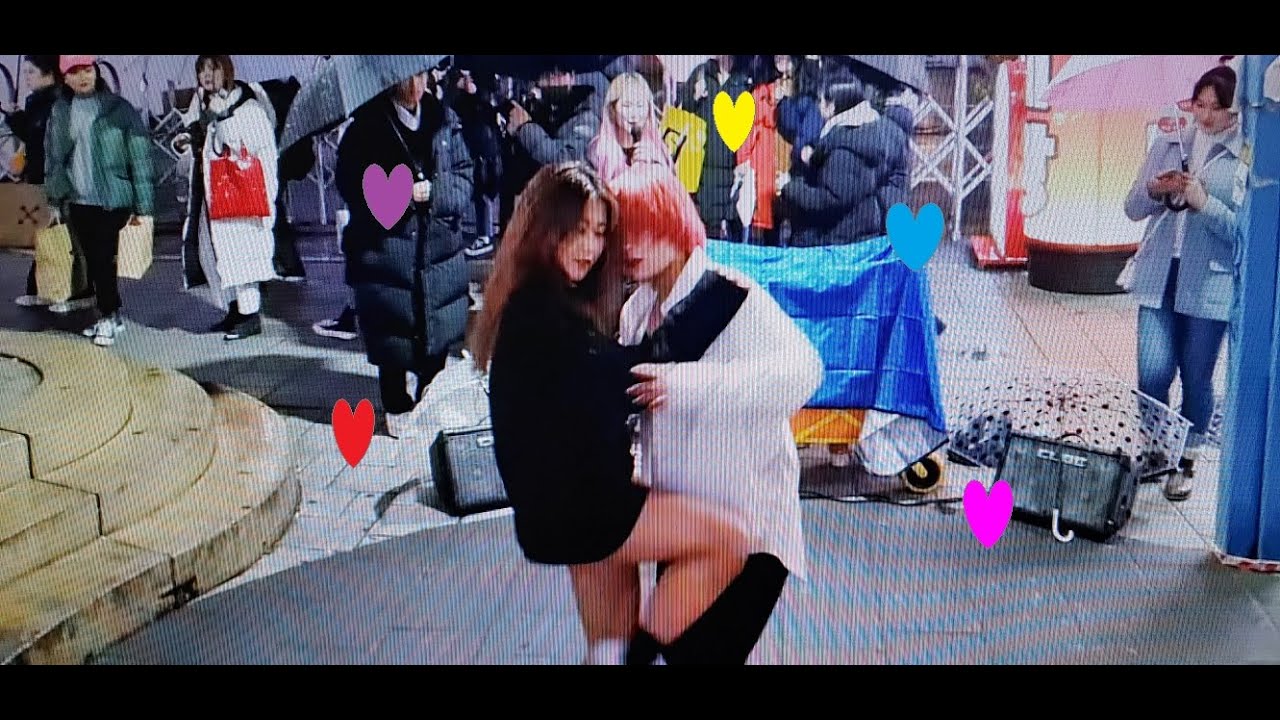 20191201. DIEM.  CHUNGHA 'CHICA' 'SNAPPING' COVER. AMAZING ATTRACTIVE BUSKING ON RAINY COLD DAY.
