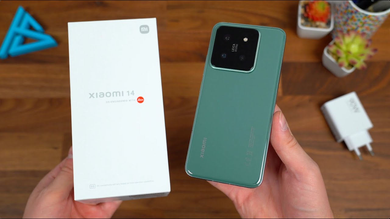 Xiaomi 14 Unboxing and Hands On!