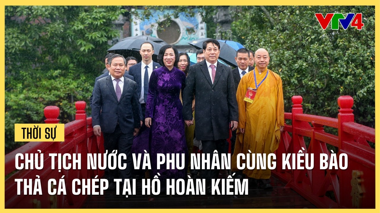 Chủ tịch nước và phu nhân cùng kiều bào thả cá chép tại hồ Hoàn Kiếm | VTV4