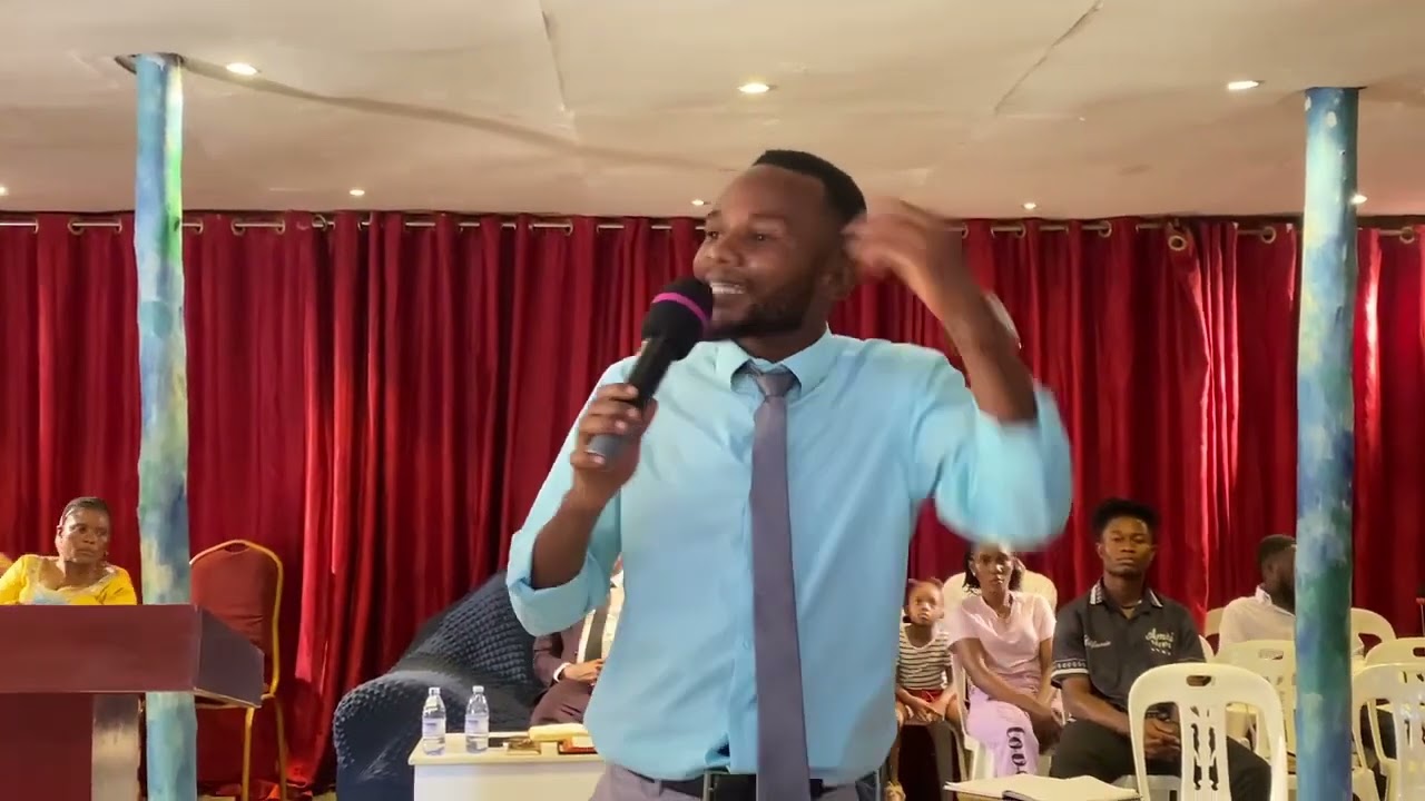 MWALIMU LUBERON AKIUBIRI KUUSU NJaa 