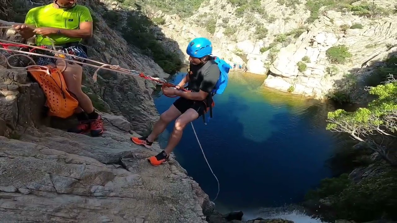 San Teodoro discesa in corda Canyoning Rio Pitrisconi