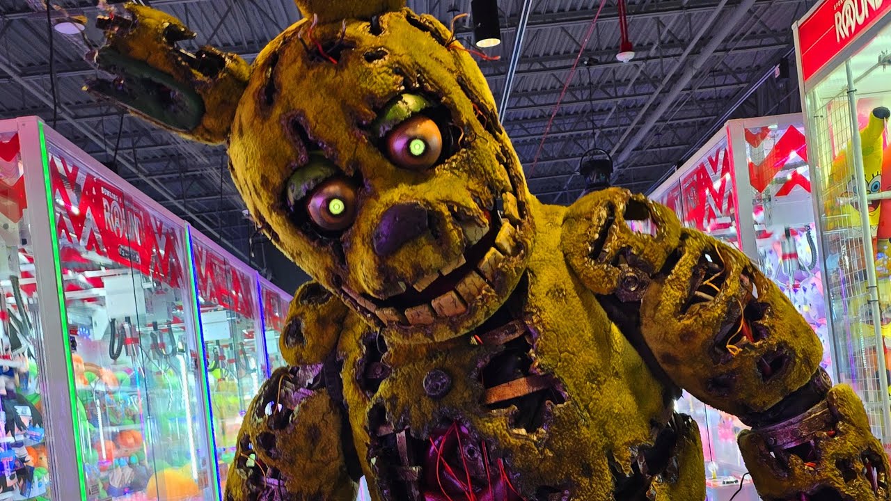 Springtrap Goes To The Arcade