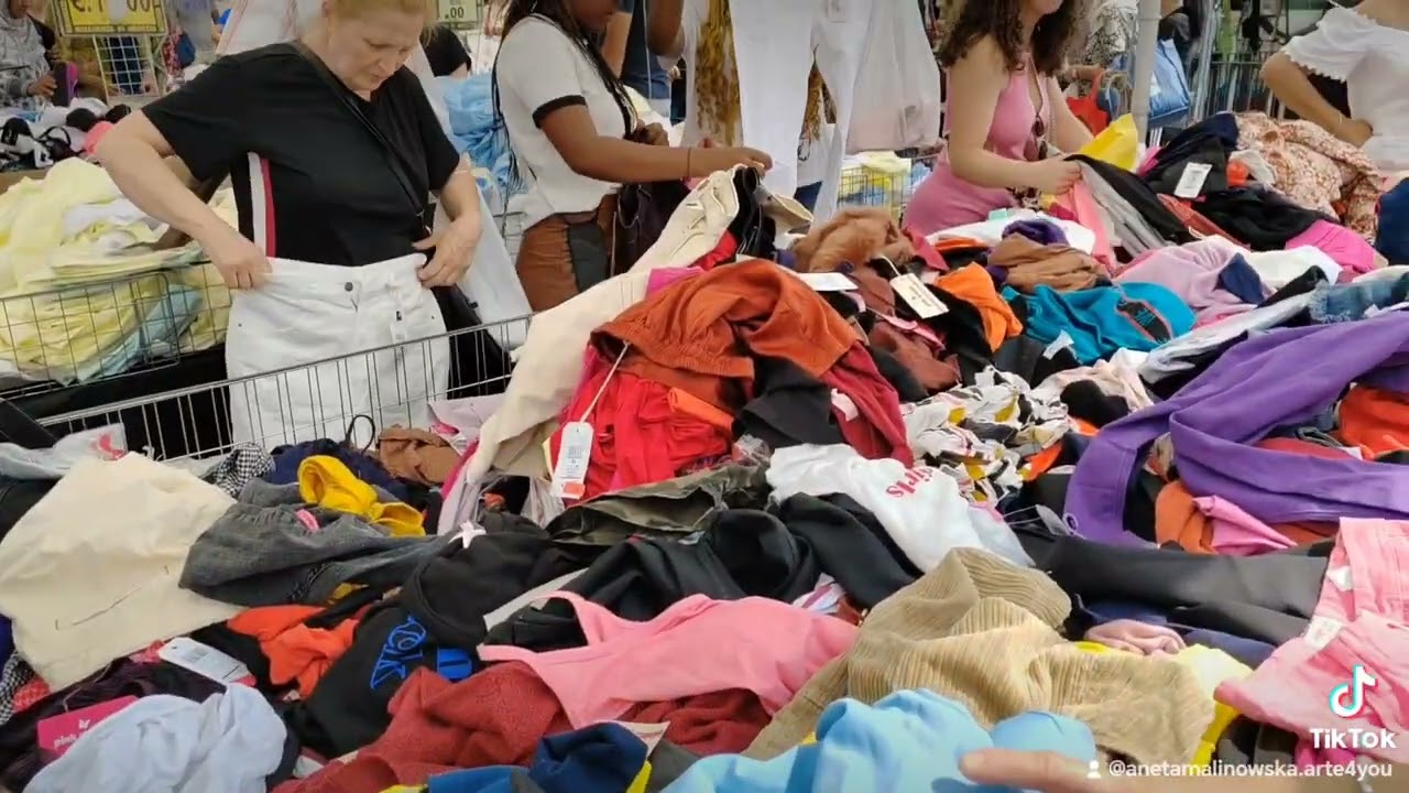 PIAZZOLA - mercato ANTICHISSIMO di Bologna