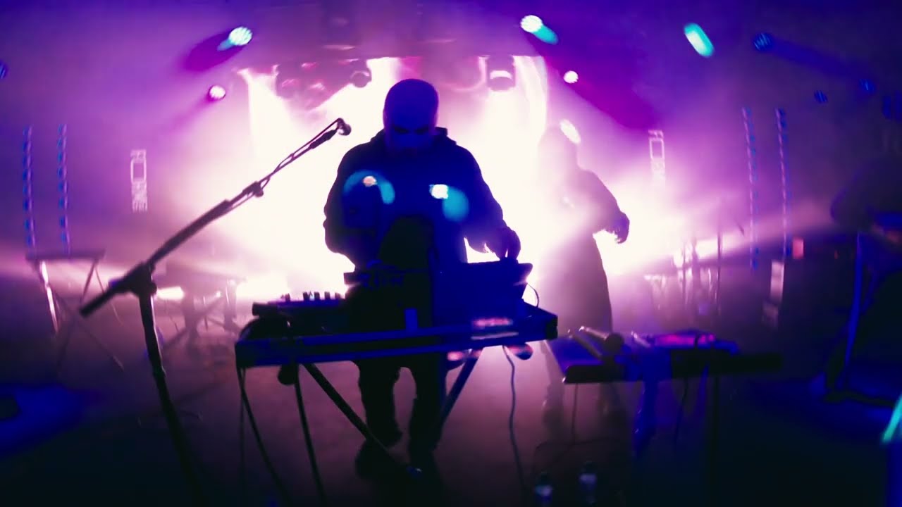 Hoții - Mie (LIVE 4/7 2025)