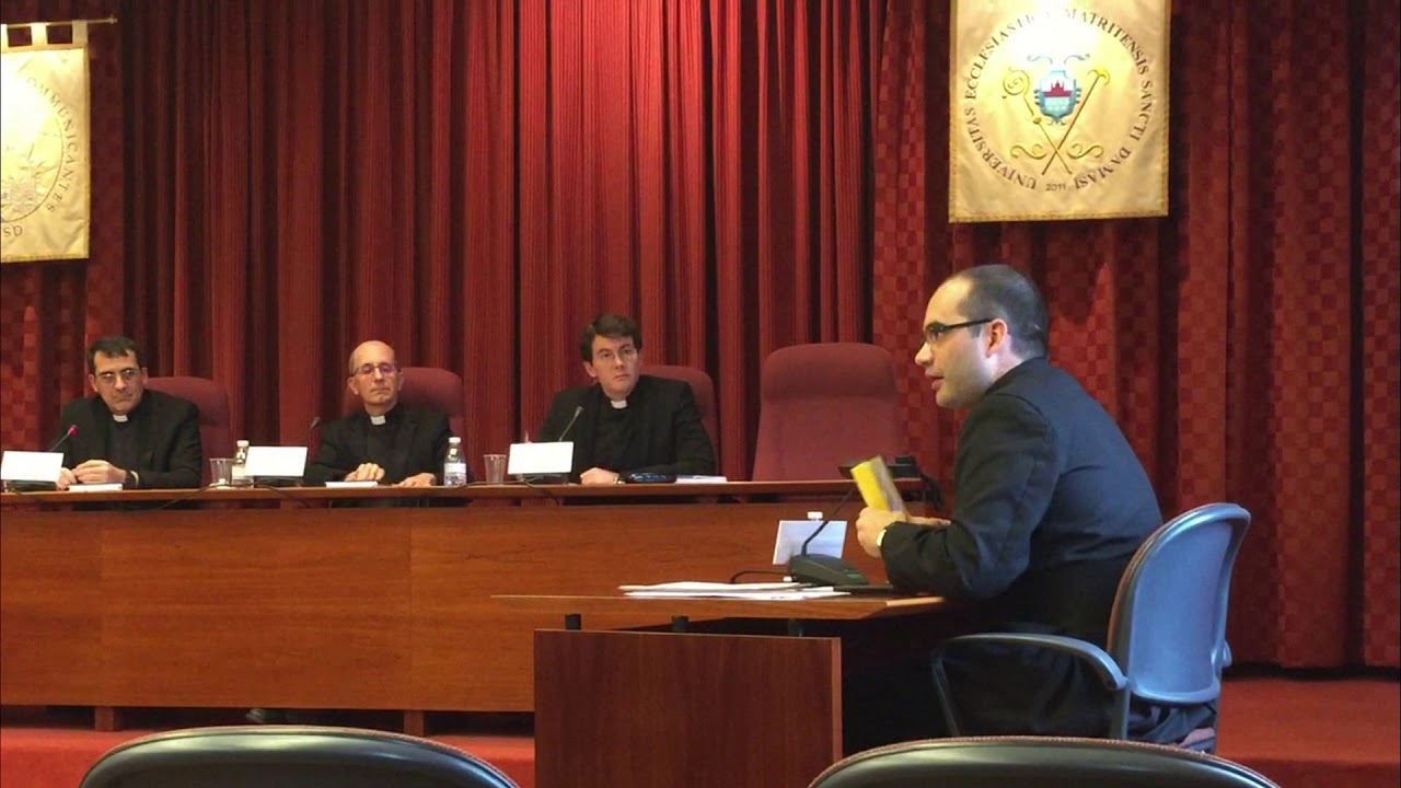 ¿El director espiritual debe ser sacerdote?