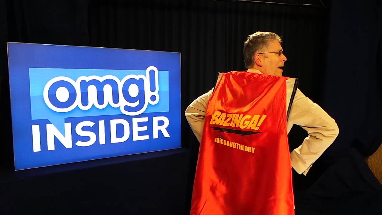 Bill Prady shows off The Big Bang Theory Cape at Comic-Con