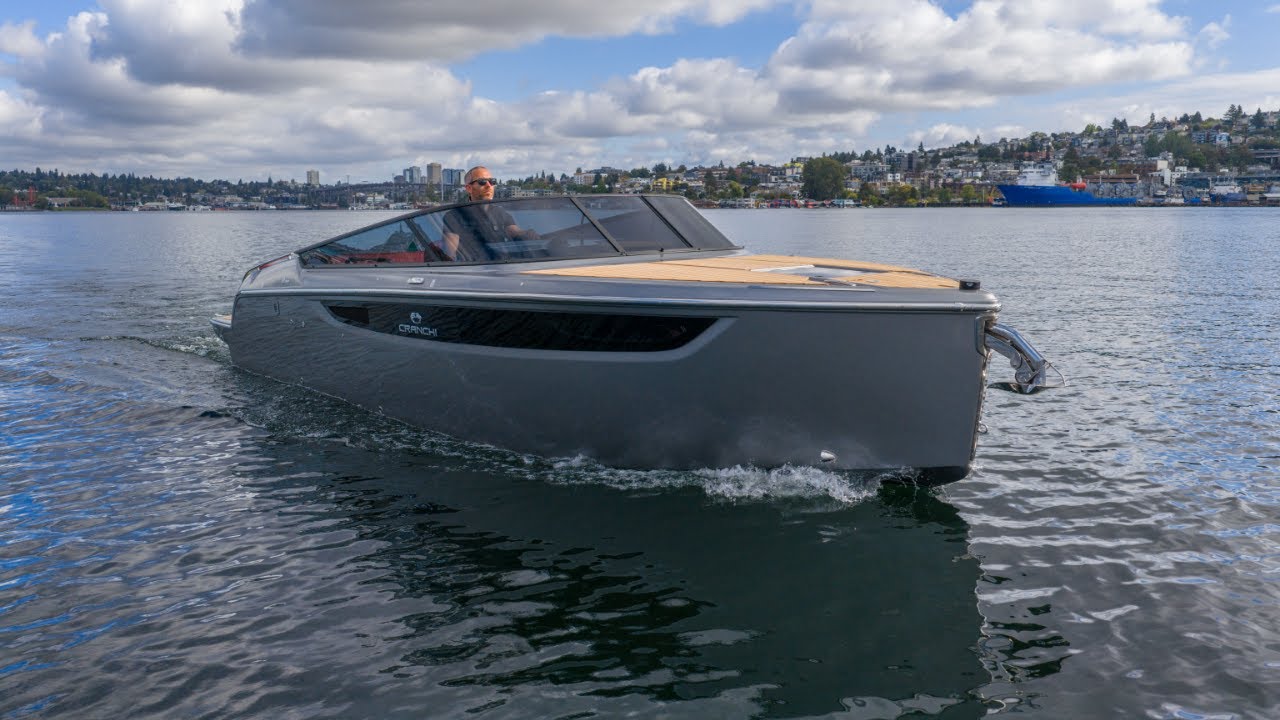 Italian Design. Seattle Waters. Cranchi E26 Classic.
