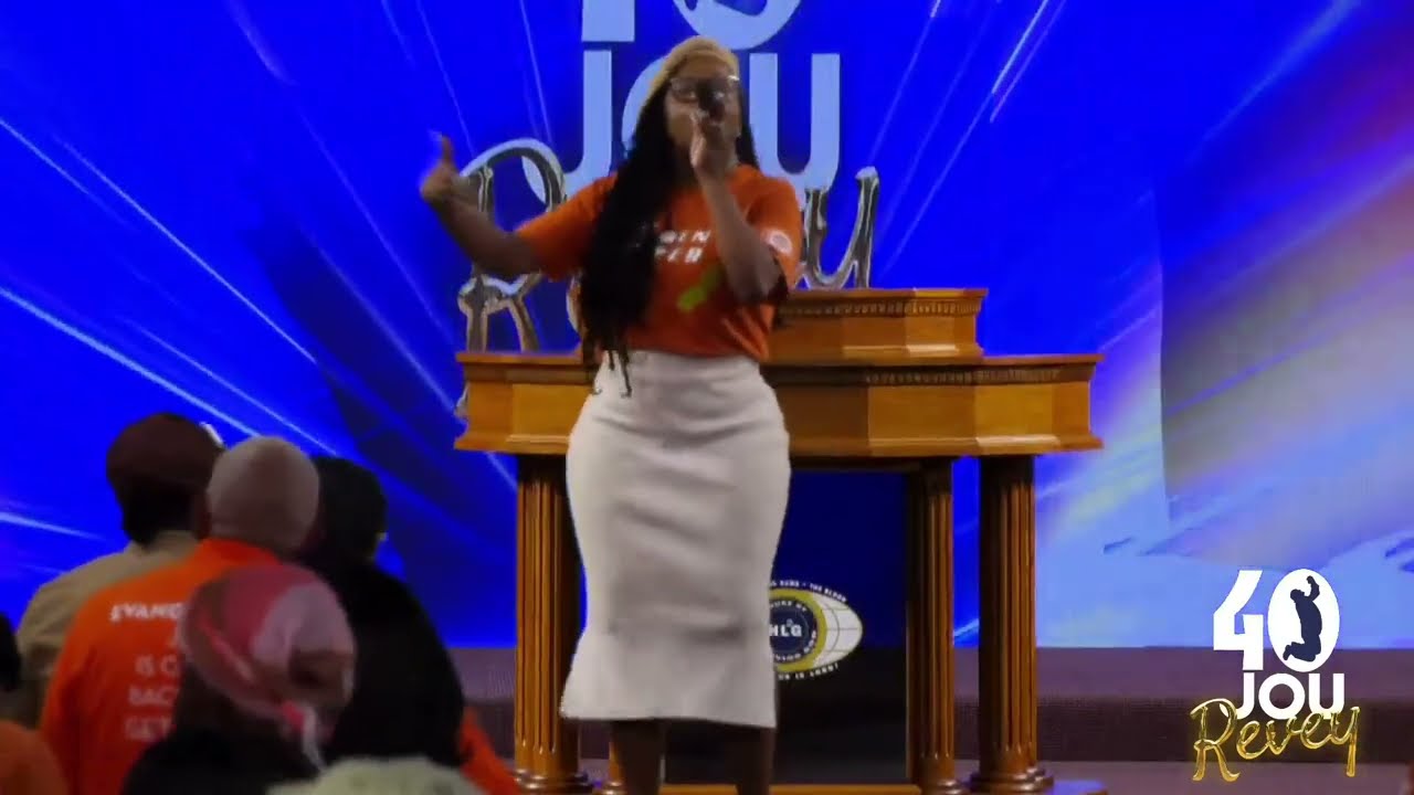 Moment De Gloire Ak Sr.Candy House of the living God
