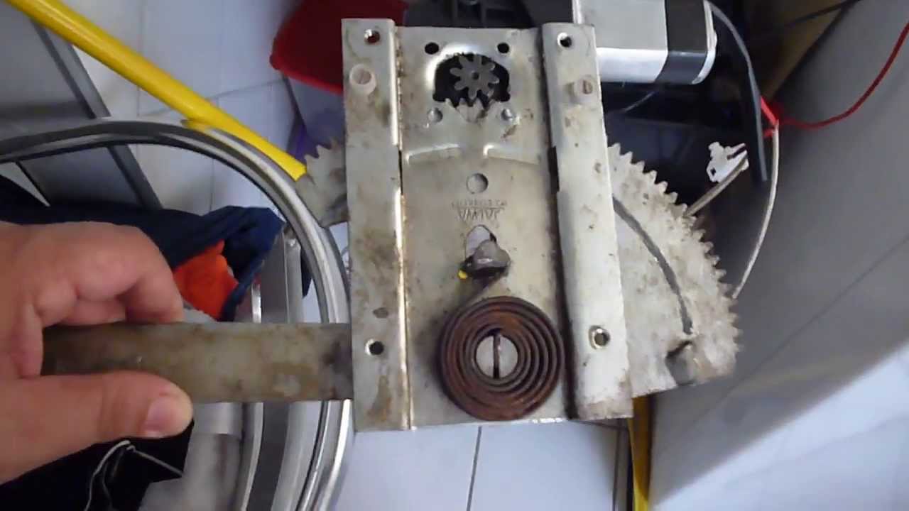 Como adaptar motor de vidro eletrico em levantador de vidro da toyota bandeirante manual 1/2