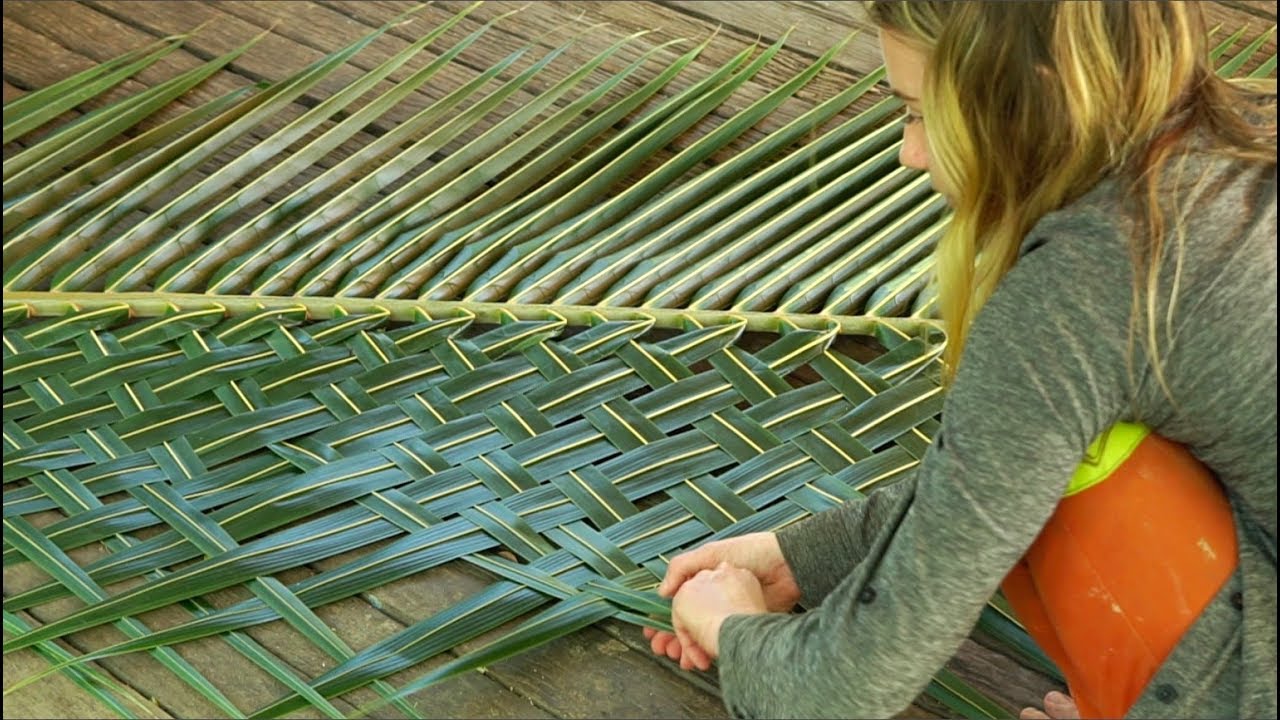 How to Palm Leaf Weaving. Folding, crinkling, no speaking