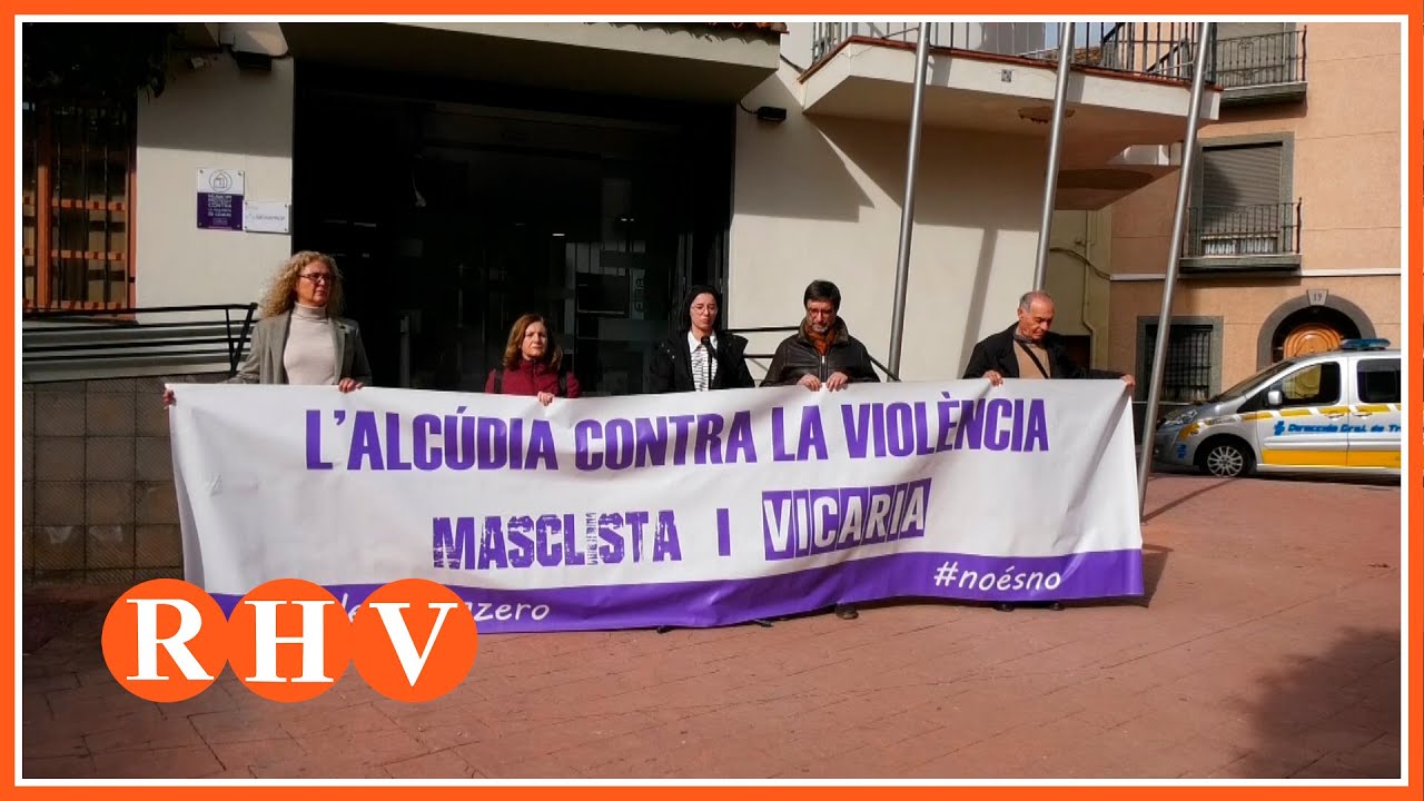 L’Alcúdia condemna la violència de gènere a la concentració mensual  ‘Divendres per elles’