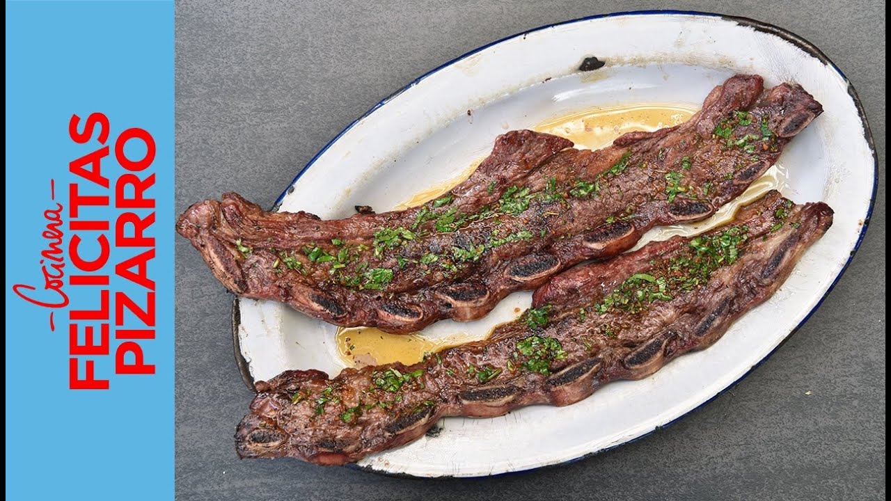 Como preparar una tira de asado y un clásico chimichurri argentino | Felicitas Pizarro