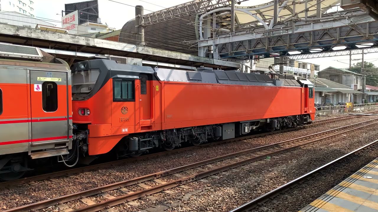 121次 E500型 推拉式自強號 嘉義站離站