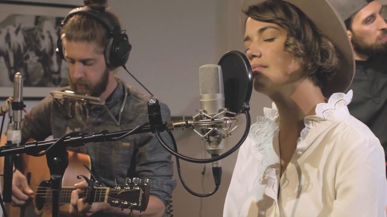 Clara Louise - Deine Heimat (Live aus dem Musikladen in Salzburg)