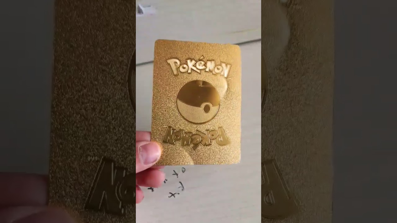Charizard v oro