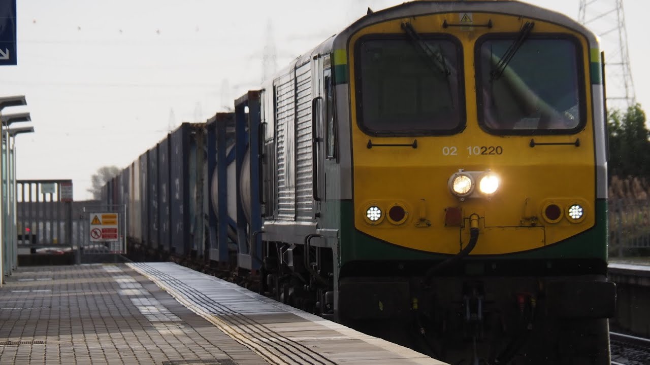 Irish Rails 201 Class GM Loco 220 on a IWT Liner @ Adamstown Station, Co. Dublin