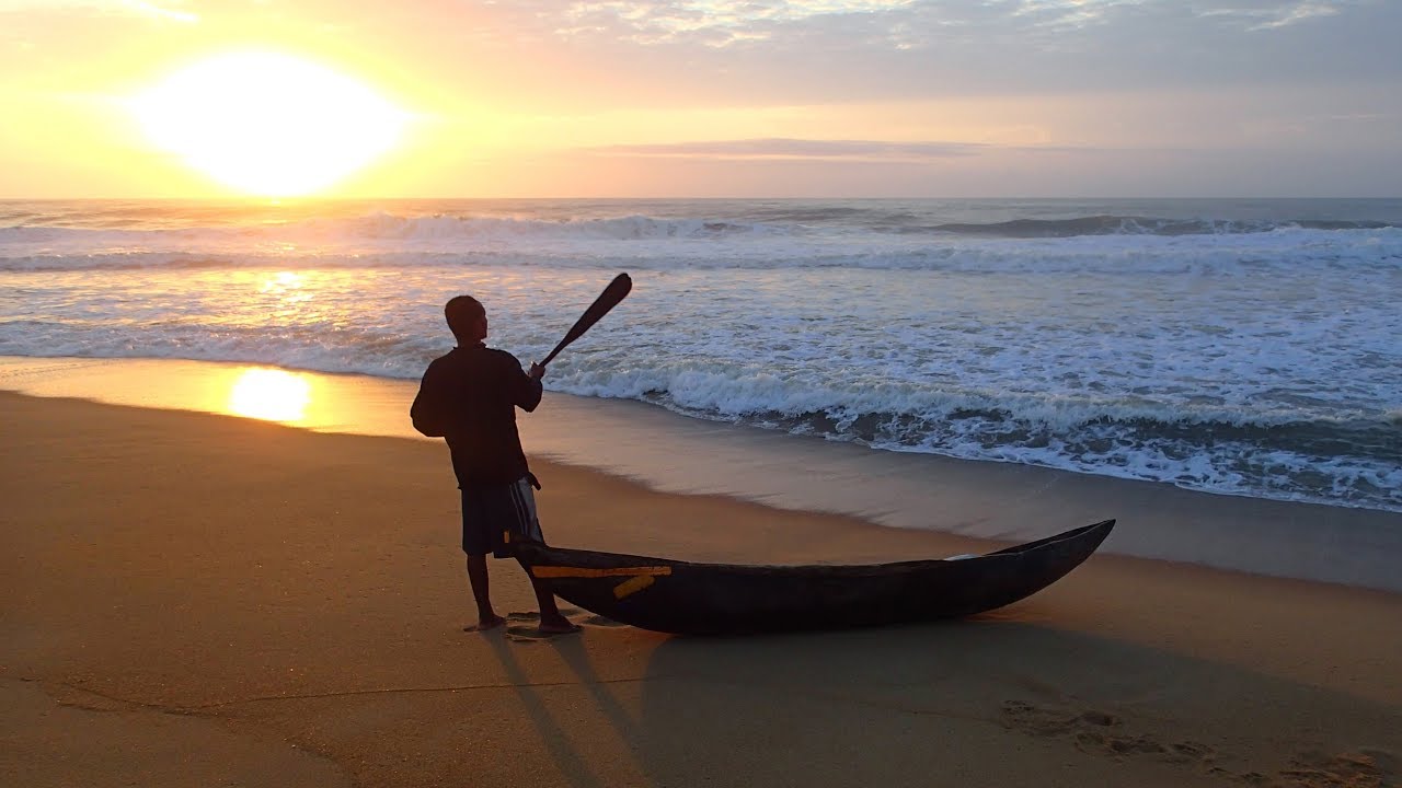 Madagascar - ocean fisherman - boat rodeo