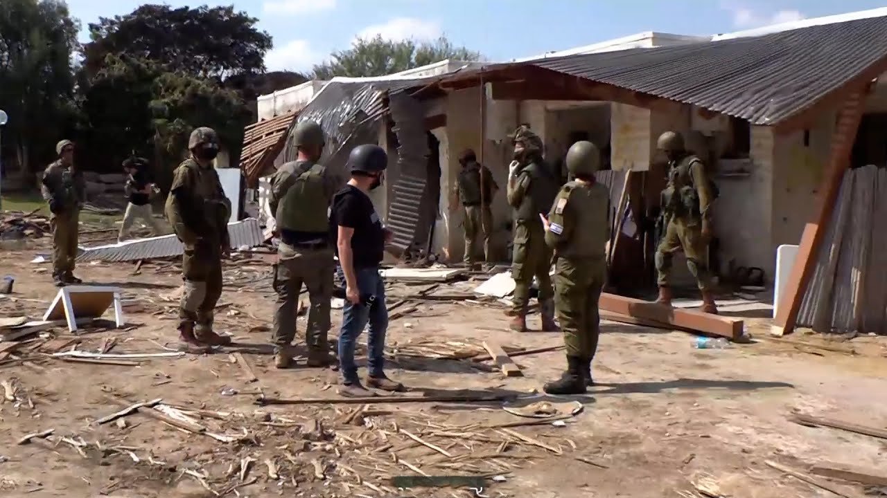 ממדי הזוועה נחשפים: צוות כאן חדשות בתיעוד ראשון מהטבח בכפר עזה