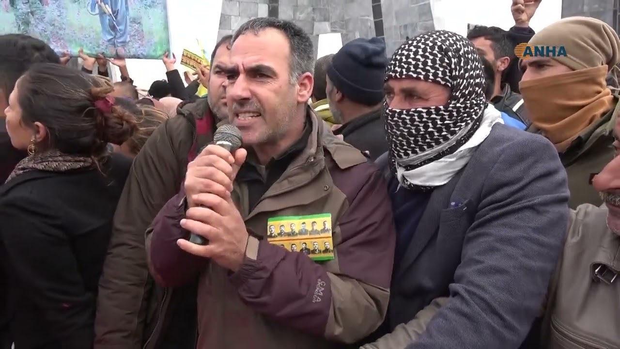 ​​​​​​​عشرات الآلاف في كوباني يشيعون جثامين 12 مقاتلاً استشهدوا في حملة 