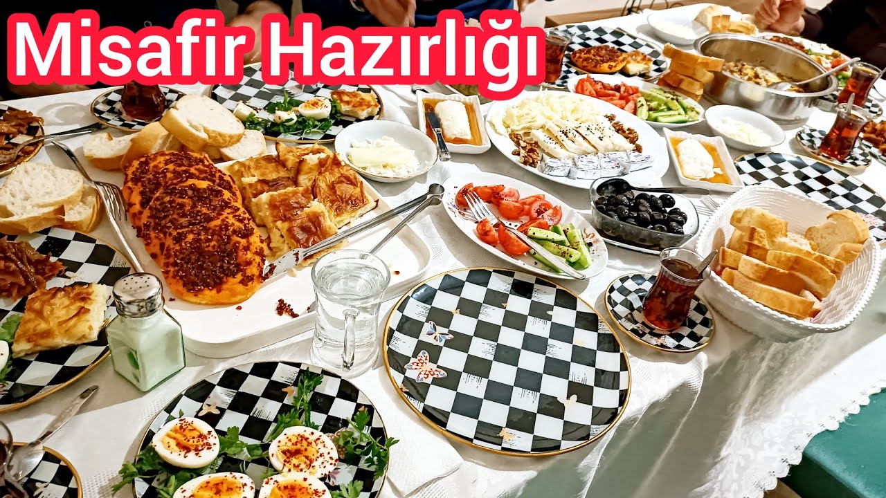 Aşçı Annemin Baştan Sona Kahvaltı Hazırlığı | Biberli Ekmek, Kavurmalı Yumurta, Peynir Tabağı, Börek