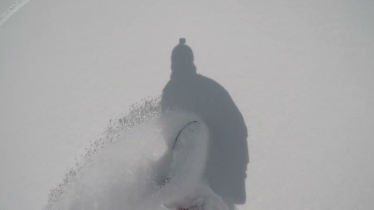 Winter 22/23: Riding the Solaire Couloir Meribel and under the De Burgin Chair. 