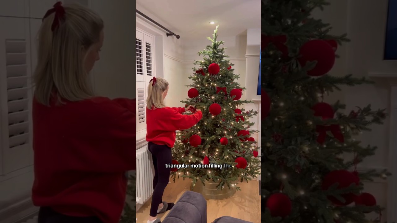 Top tips for how to decorate your Christmas tree with @casalawson 🎄 #Howto #BandQ #ChristmasDIY