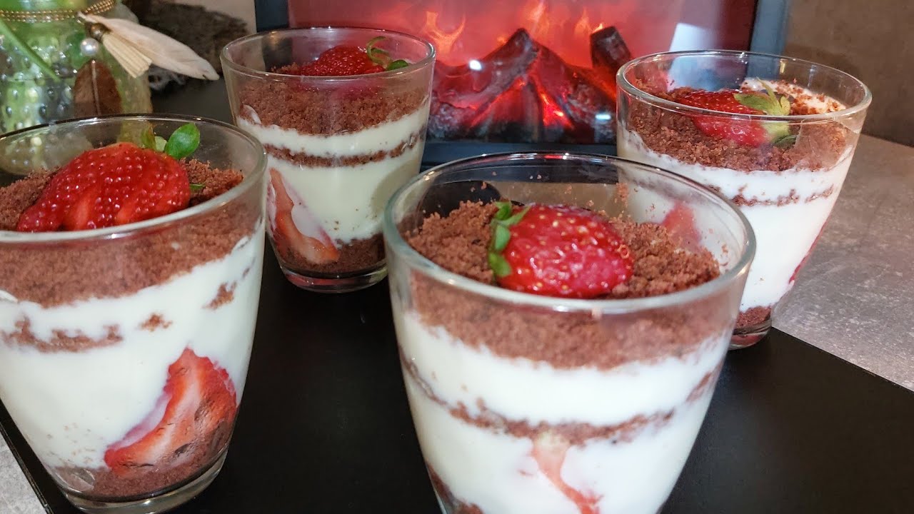 حلى اكواب المهلبية بطبقات الكيك وقطع الفراولة 🤤🍓🍓