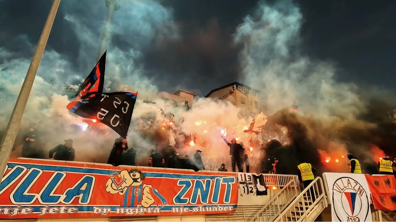 Vllaznit Ultras ndezin atmosferen ne Loro Boriçi Stadium ne ndeshjen Tirana - Vllaznia