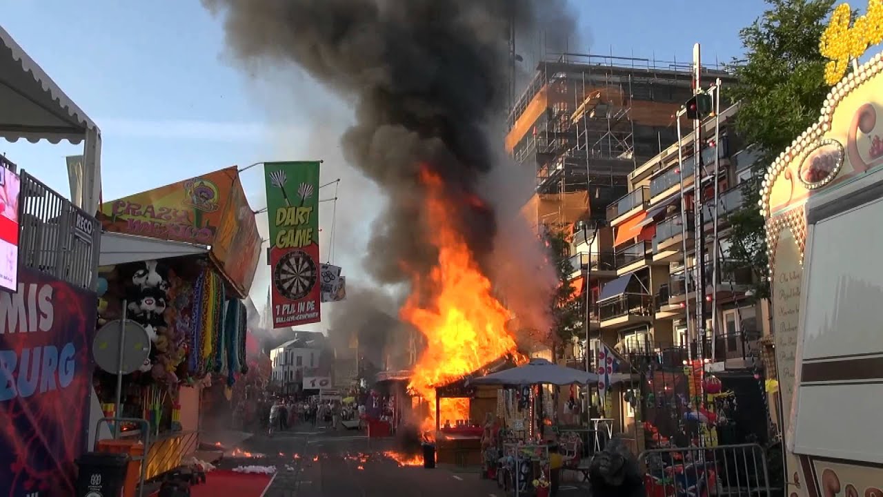 Vuurzee bij brand op Kermis Tilburg