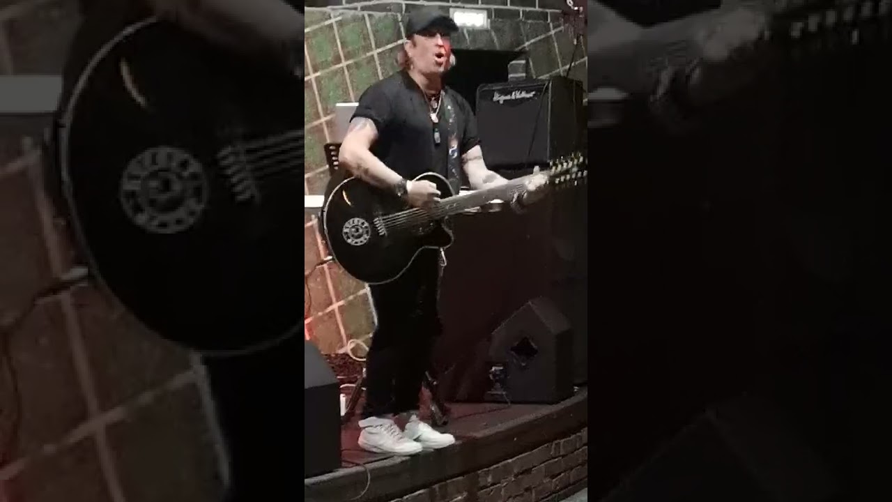 Артур Беркут в клубе Glastonberry 11.05.2022 в гостях у Анатолия Алёшина