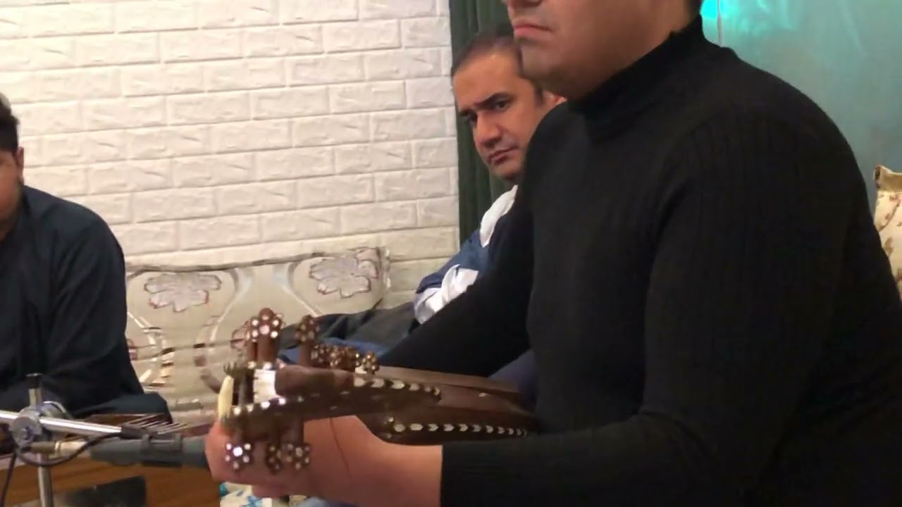یک نغمه هندی رباب توسط میرویس دل آهنگ و طبله استاد وحید هروی