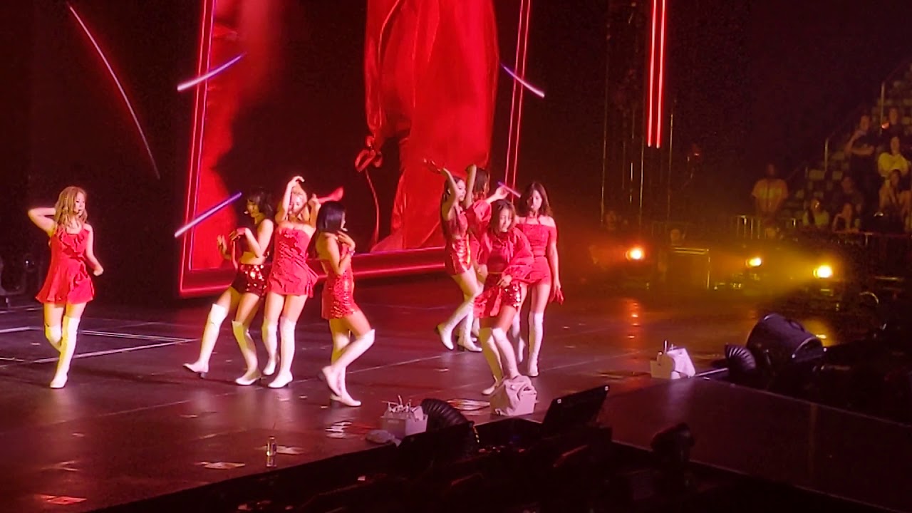190723 Twice (트와이스) - Woohoo (우후) Fancam Chicago