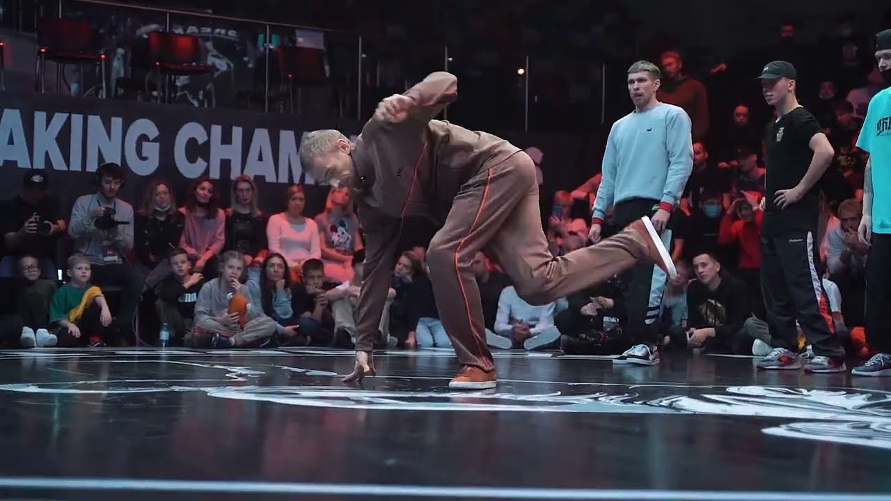 Musicality ♪ Robin (Top Nine/Green Panda) aka SmokeItFunky at ROBC'21