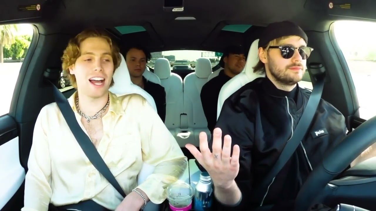 5sos carpool karabloke but it's just muke being chaotic