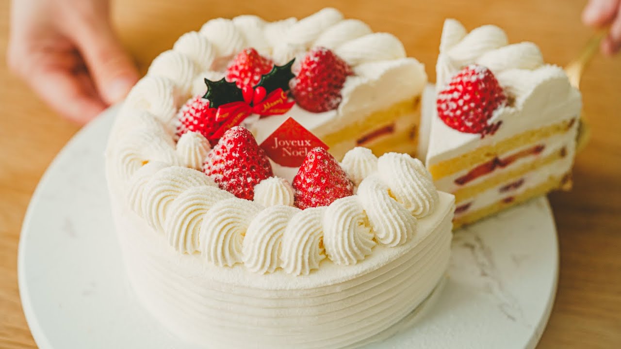 Christmas Strawberry Cake｜Super Fluffy Cloud-like Mascarpone Cream Recipe!