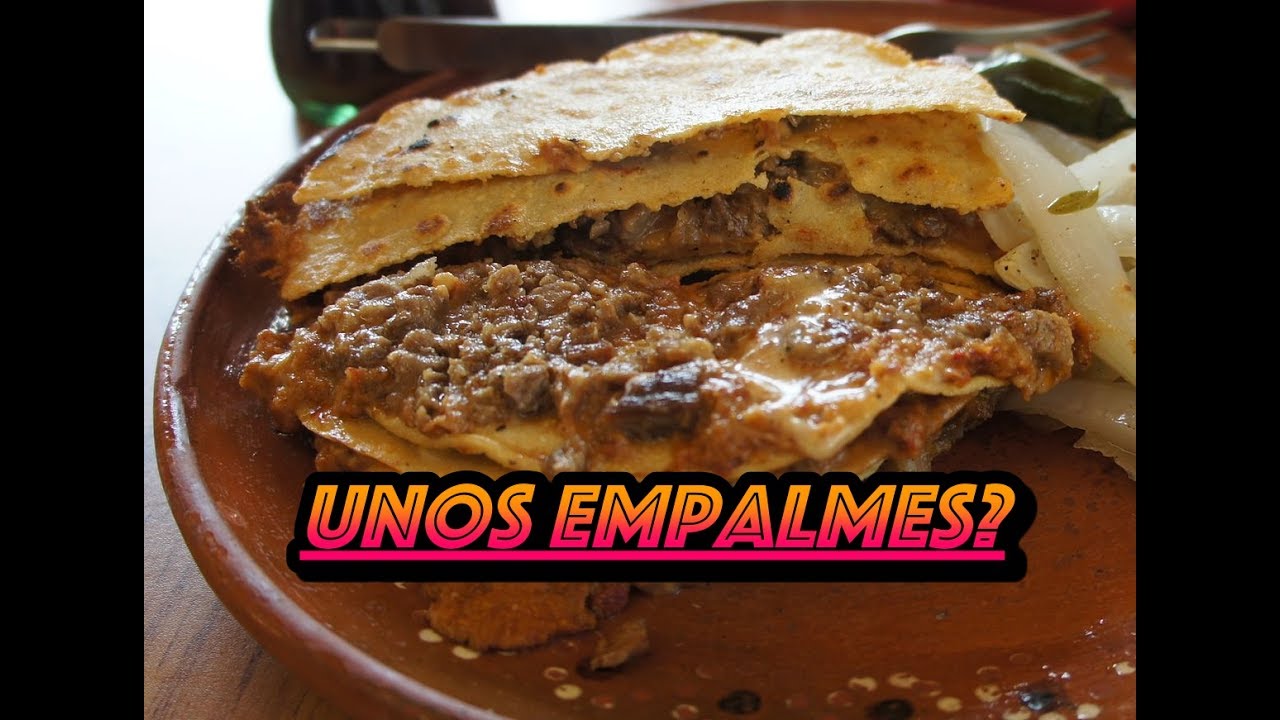 Empalmes deliciosos con salsa La Ingrata