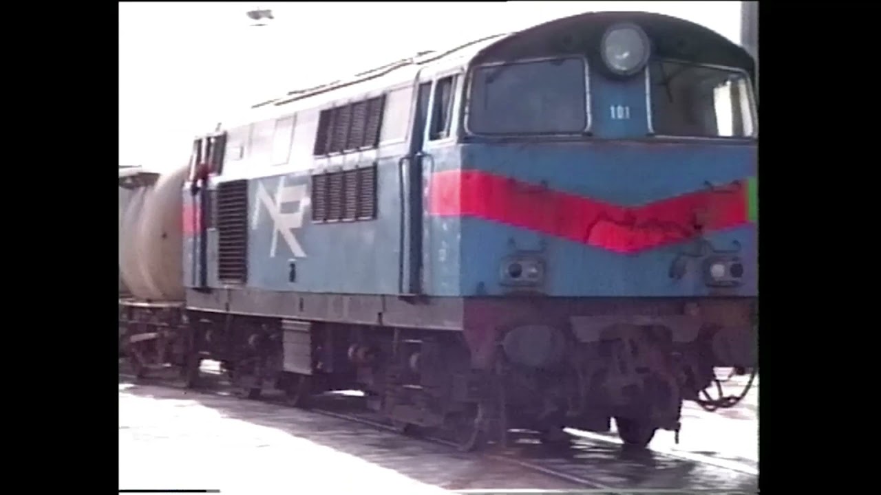 hunslet101 shunting at Adelaide 1989