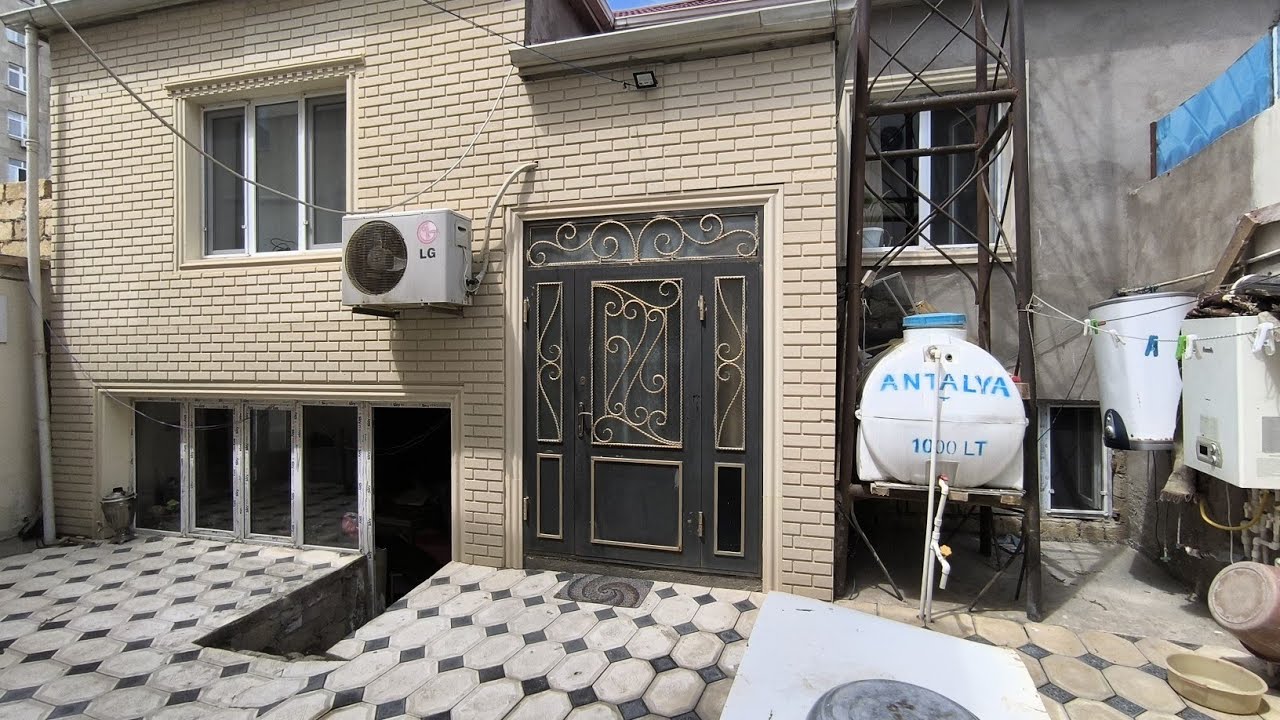 AĞ SARAYDA HƏYƏT EVİ 👉 ŞƏXSİ TİKİLİ BİLƏCƏRİ MƏRKƏZ 4 OTAQ KOD-1736 📞055.389.38.08 MİRİ