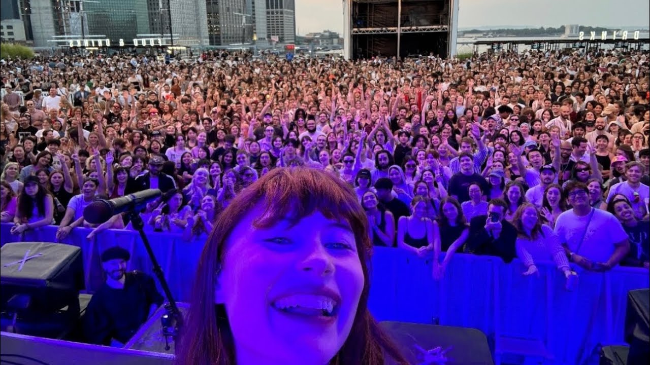 Allison Ponthier Covers “Birds of a Feather” & Performs “Skin” at the Rooftop of Pier 17 NYC 7/27/24