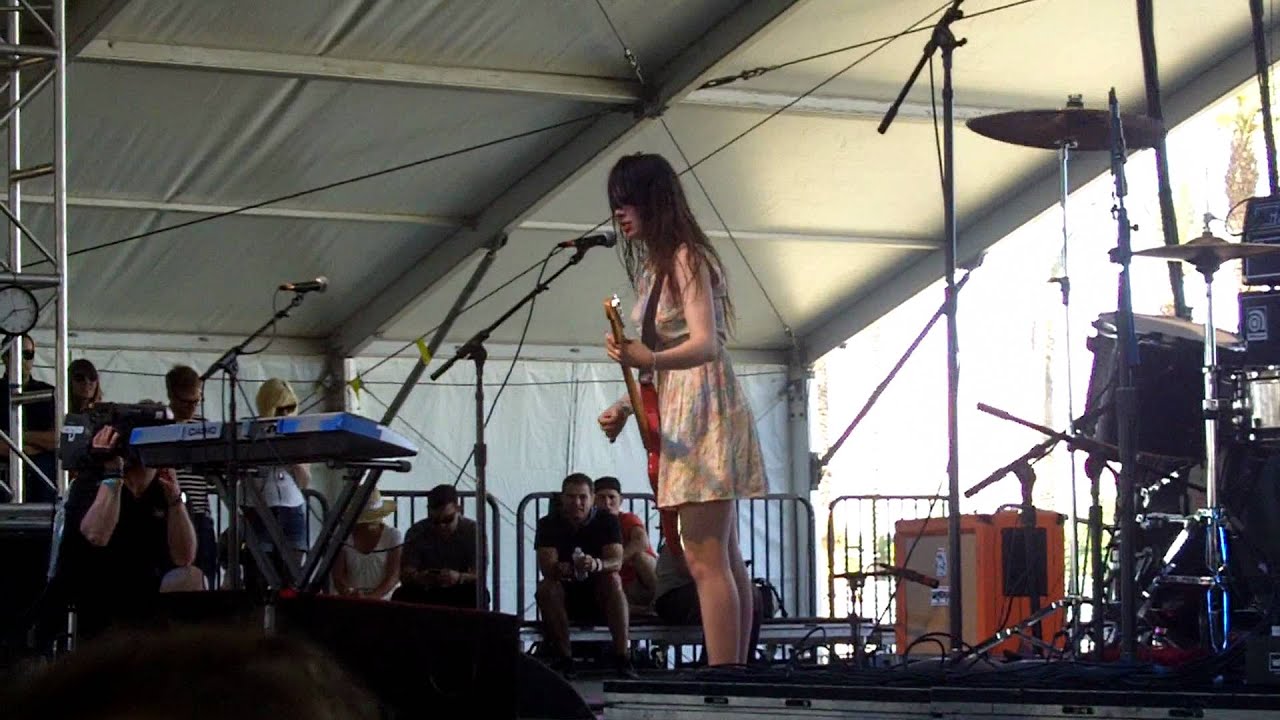 Le Butcherettes - Henry Don't Got Love (Live @Coachella (04/15/12)