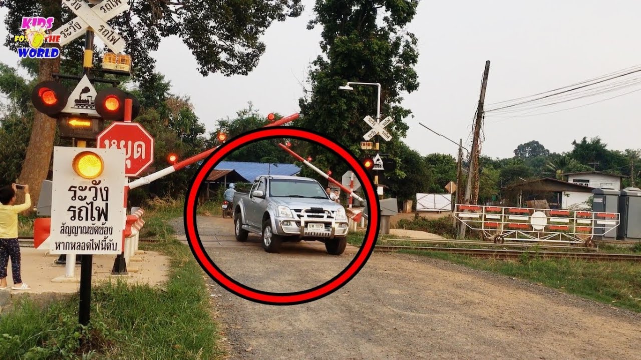 【น้องกัปตัน】พาดูเครื่องกั้นรถไฟอัตโนมัติ อุบลราชธานี[Level Crossing in Country Thailand]
