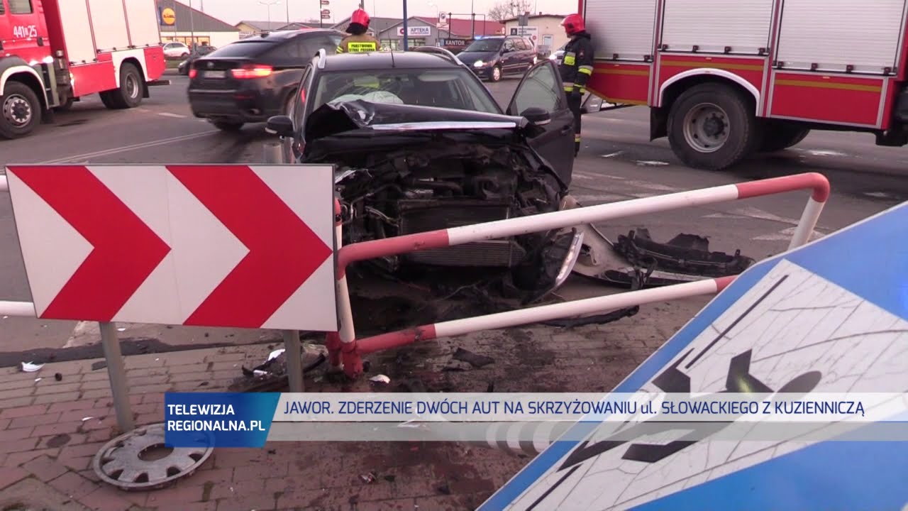 JAWOR. Zderzenie na skrzyżowaniu ul. Kuzienniczej z Słowackiego