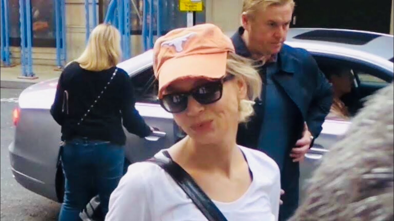 Renee Zellweger in London 03 10 2019 (1)