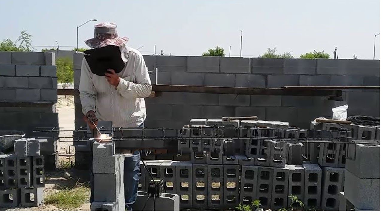 ¡SOLDANDO LOS CASTILLOS Y VARILLAS!..¿O ES MEJOR AMARRADOS CON ALAMBRE MAESTROS..?