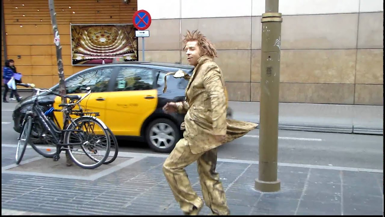 Barcelona street performer of La Ramblas