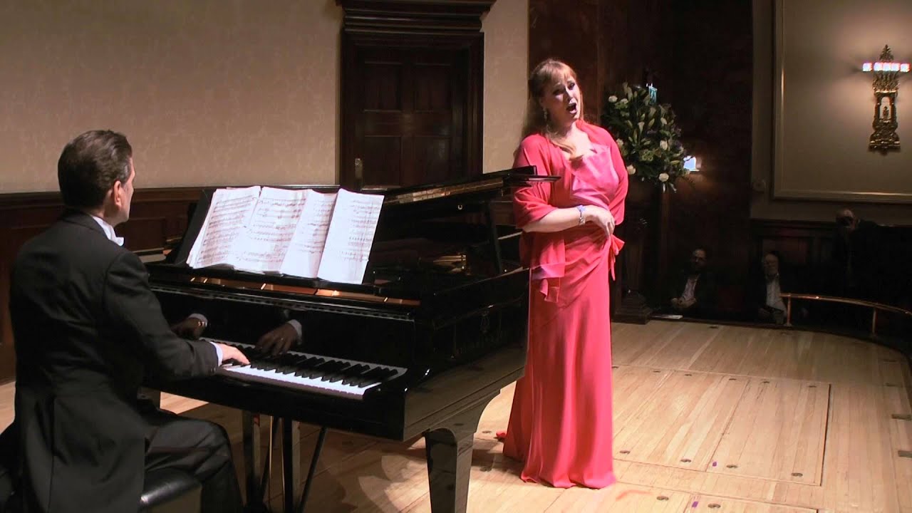 Jessica Pratt - BERNSTEIN Glitter and be Gay (Candide)