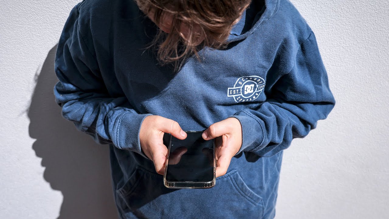 В Великобритании со следующего года запретят соцсети для детей до 16 лет