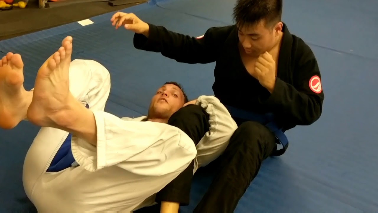 Escapes - Omoplata - 5 escapes and a Go-Go-Plata defense