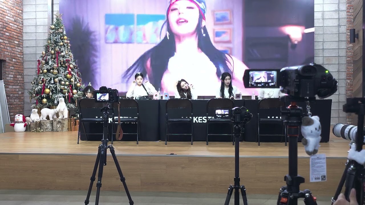[FANCAM] ITZY (있지) 250123 메이크드림홀 팬사인회 오프닝