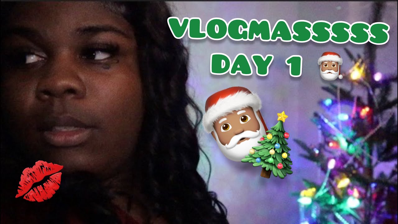 PUTTING MY TREE UP!!!!(VLOGMAS DAY1)